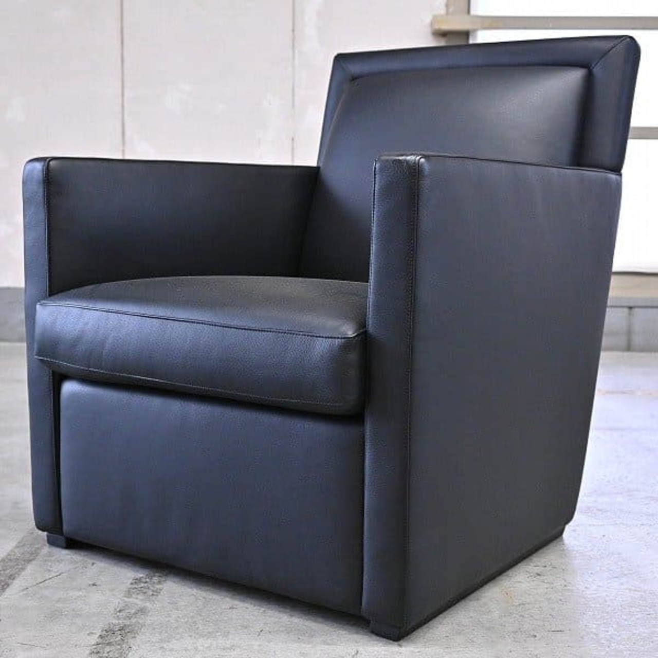 アメリカ DONGHIA社 1人掛けソファc 本革 シングル 1P ラウンジ パーソナル エグゼクティブ BOX【中古家具/中古インテリア/USED家具ユーズド家具/リサイクル】