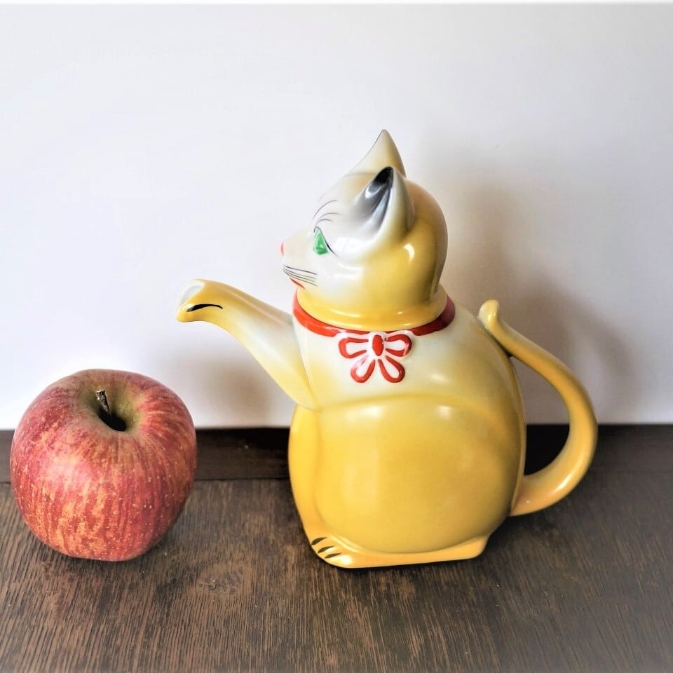 レア　ドイツ　アンティーク　ねこ ドイツから レトロな表情のかわいいネコ 陶器 磁器 オブジェ 猫