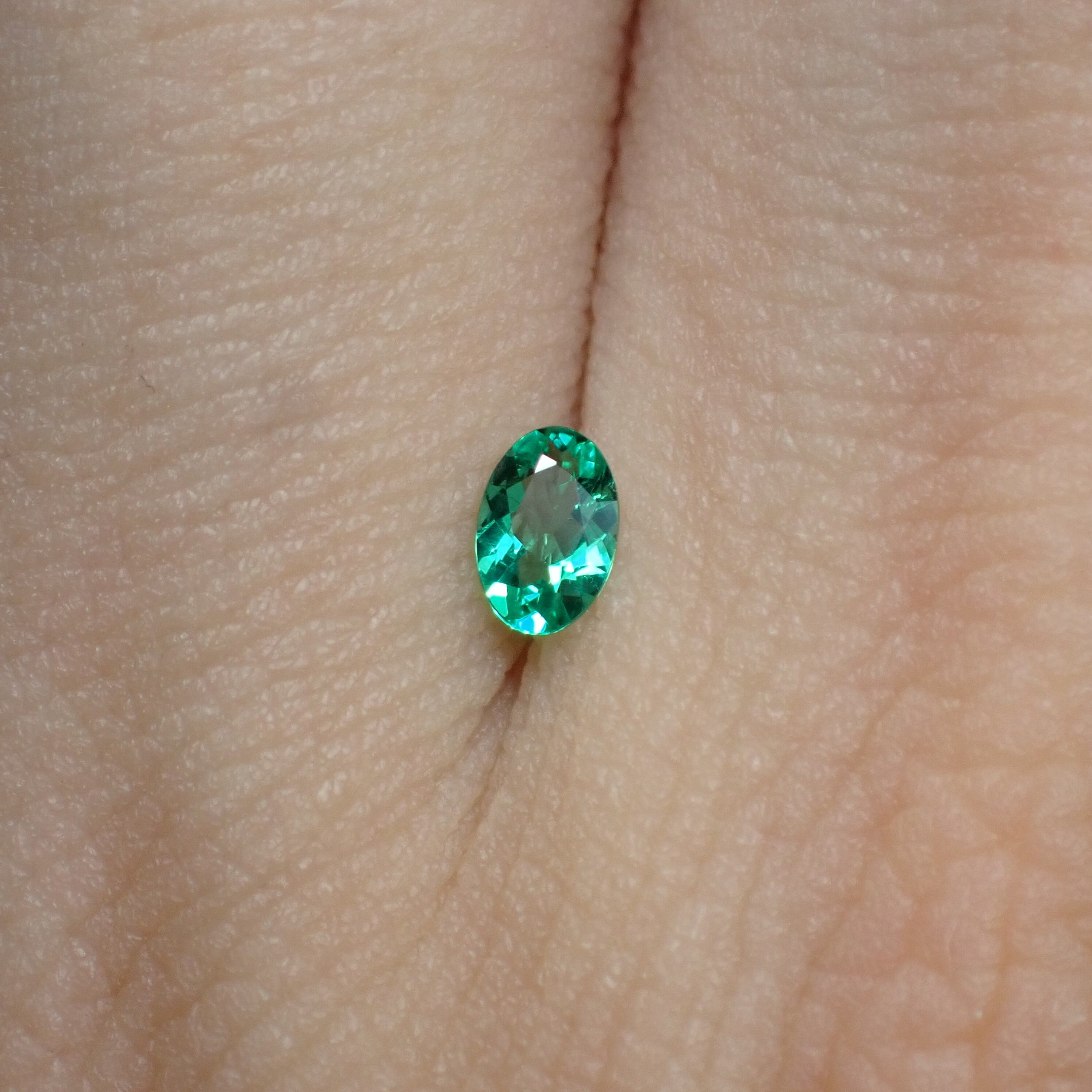 GIA鑑別書付】コロンビア産ノンオイルエメラルド（NONE）0.09ct | 宝石 