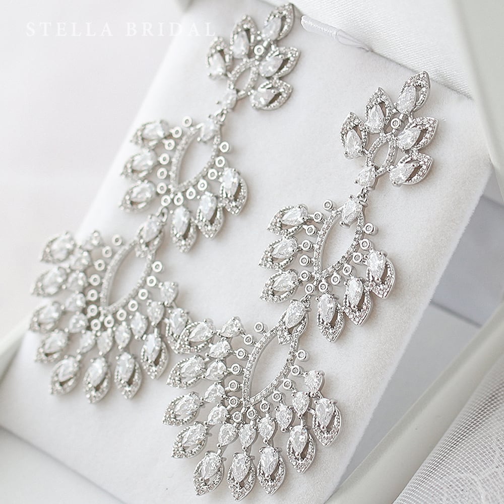 ﾋﾟｱｽ→ｲﾔﾘﾝｸﾞに付替可 | STELLA BRIDAL - オシャレ花嫁さま御用達