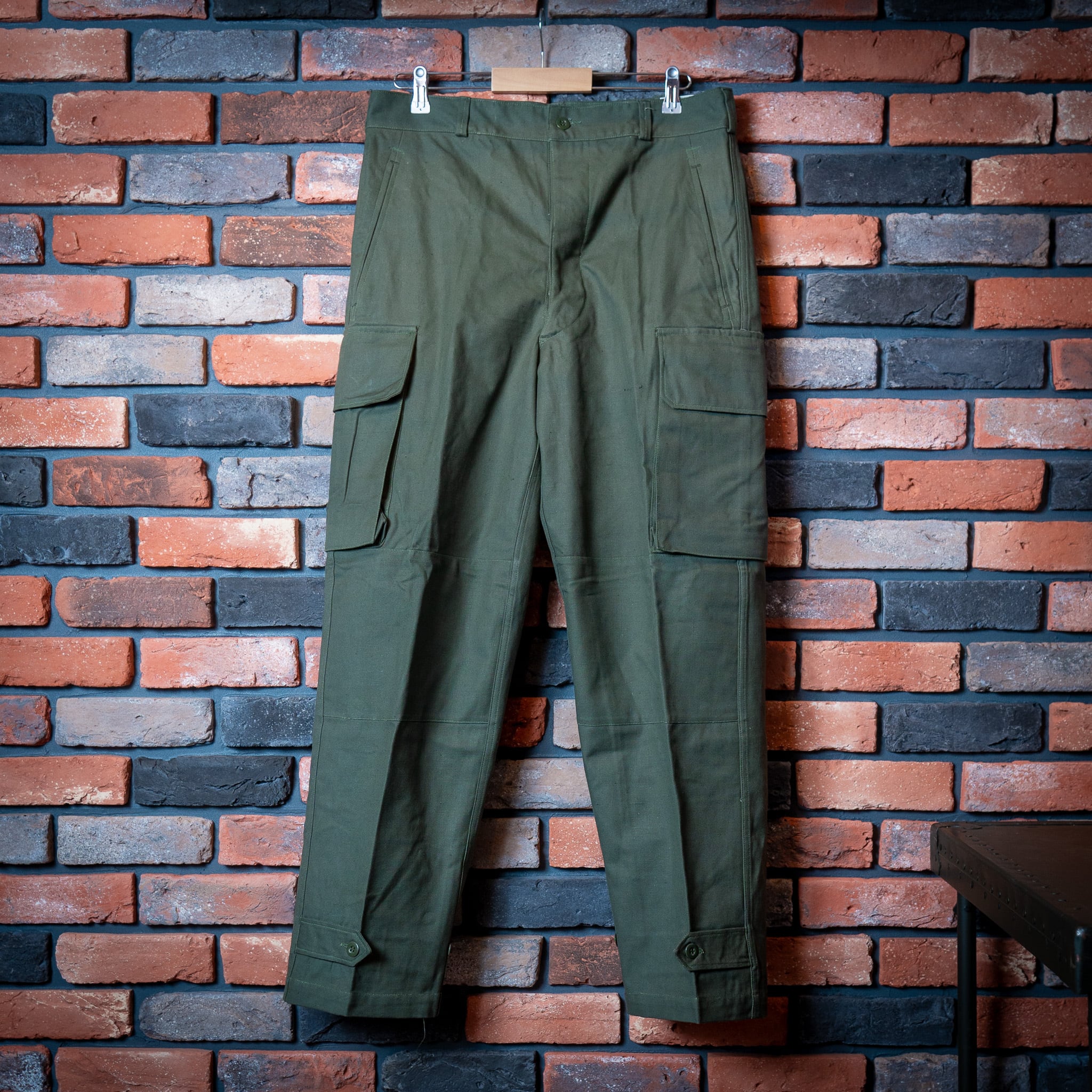 【DEADSTOCK】French Air Force M-47 Trousers 実物 フランス空軍 M47 カーゴパンツ デッドストック 希少  レア | FAR EAST SIGNAL powered by BASE