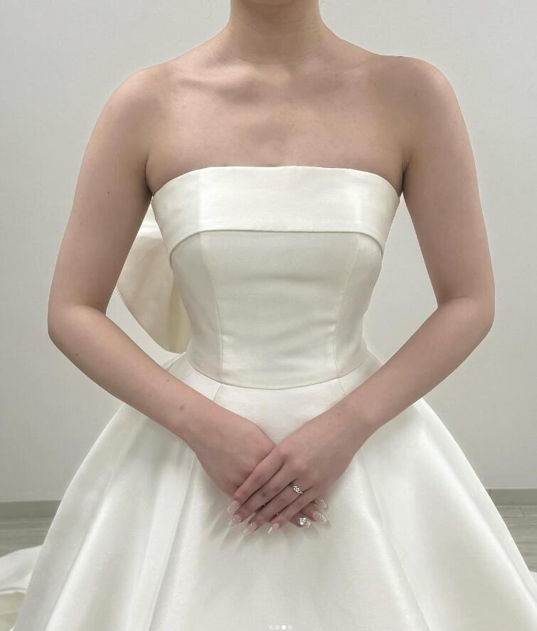ウェディングドレス ふっくら柔らかなバックリボン ベアトップ  