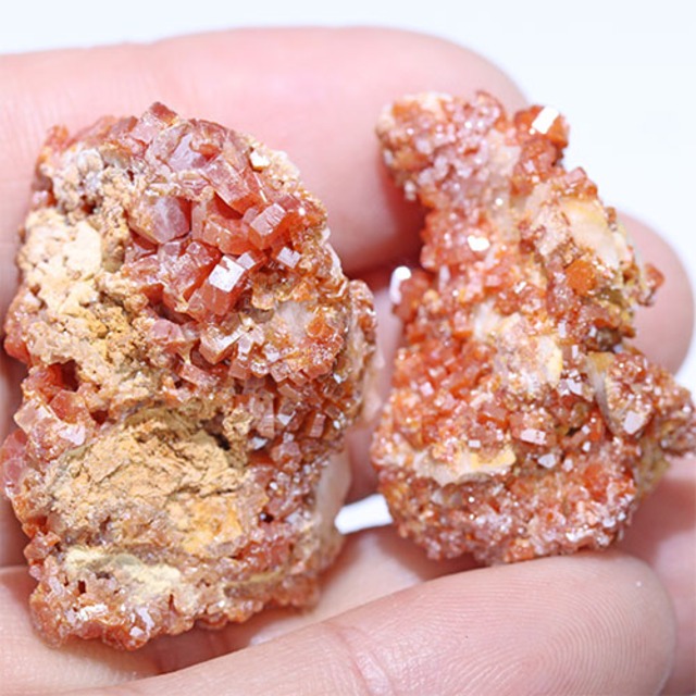 〔D361-29〕バナジナイト(褐鉛鉱) モロッコ産 Vanadinite 2個 鉱物原石【メール便不可】