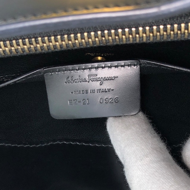 Salvatore Ferragamo サルヴァトーレ フェラガモ ショルダーバッグ ブラック ガンチーニ レザー セミショルダーバッグ vintage ヴィンテージ オールド n7zn28