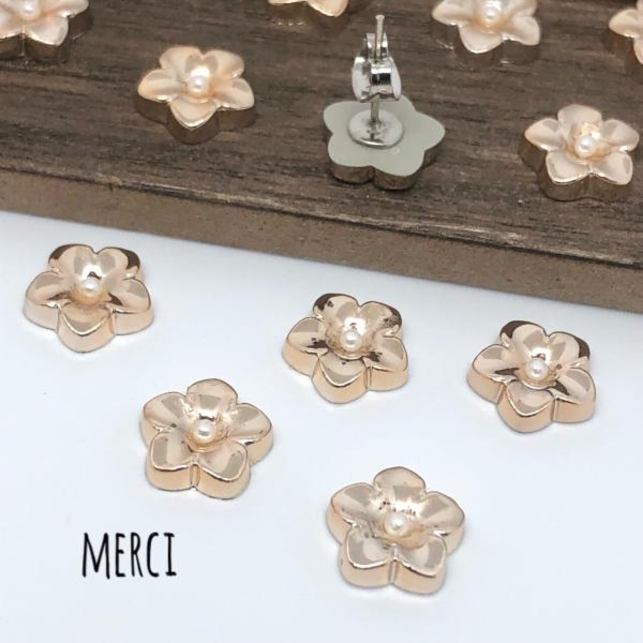 【6個】パールフラワーカボション/アクリル /フラワー/花/ボタン/パーツ