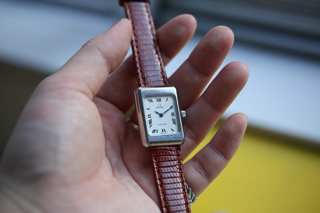 OMEGA】 1974年製 デヴィル 角型 ローマンインデックス ホワイト 