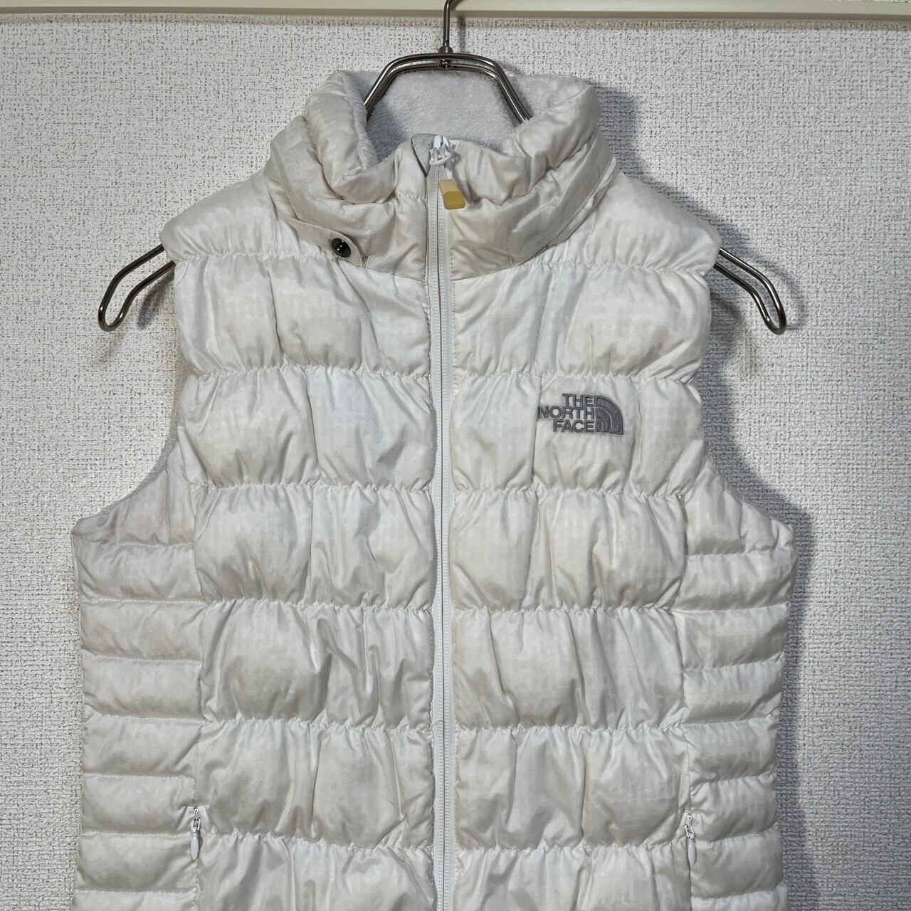 ノースフェイス ダウンベスト 刺繍 白ホワイト ワンポイントロゴ 軽量