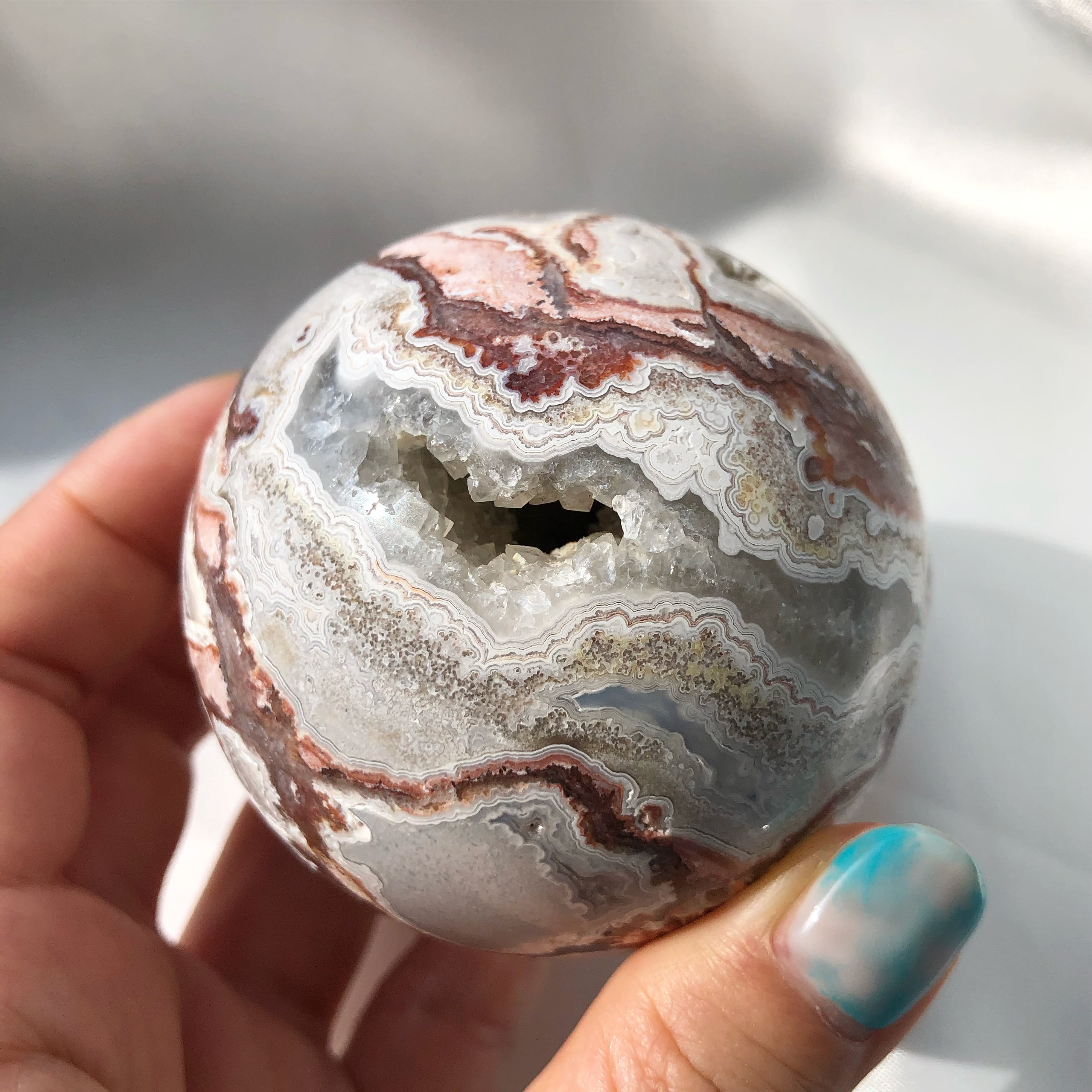 天然石 グリーンフラワージャスパー スフィア 丸玉  66.2ミリ　台座付け綺麗 天然石 グリーンフラワージャスパー スフィア 丸玉 66.2ミリ 台座付け