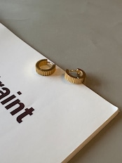 ribbed hoop pierce