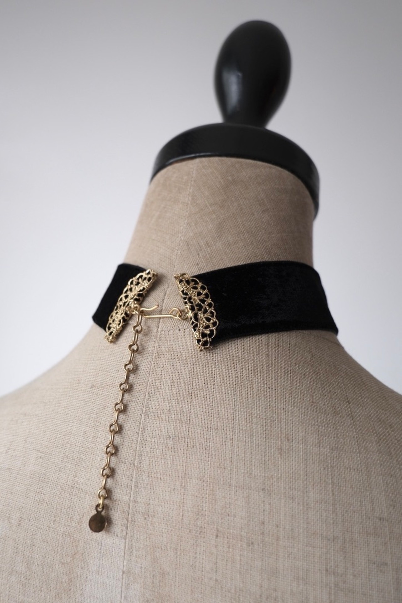 Czech glass cameo choker