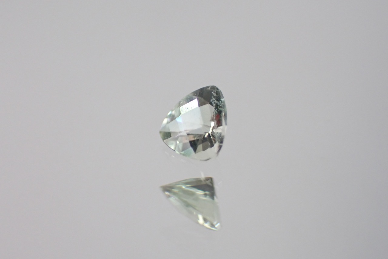 アンブリゴナイト　0.19ct　[C12-502]