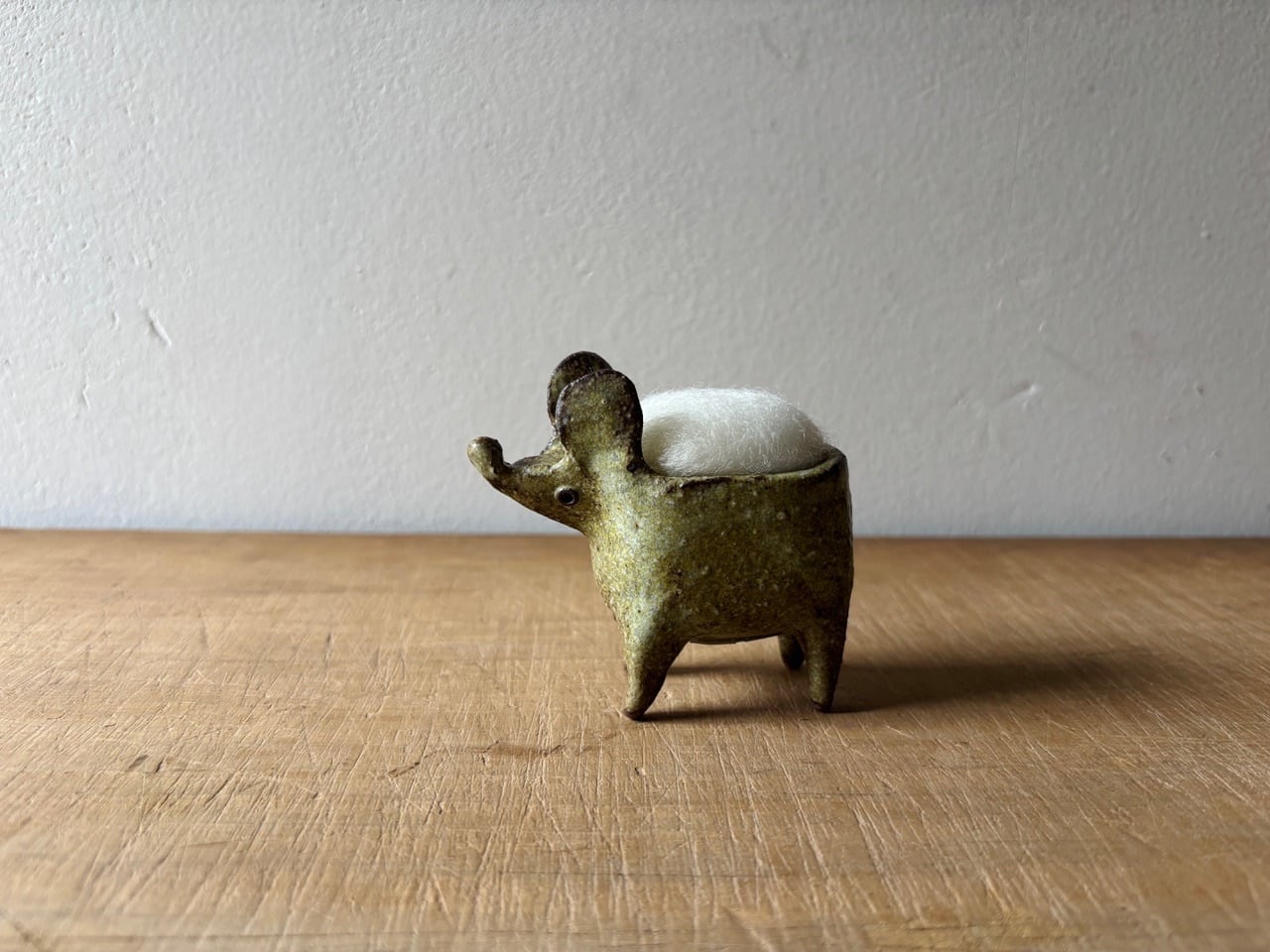 ネズミのオブジェ 針山