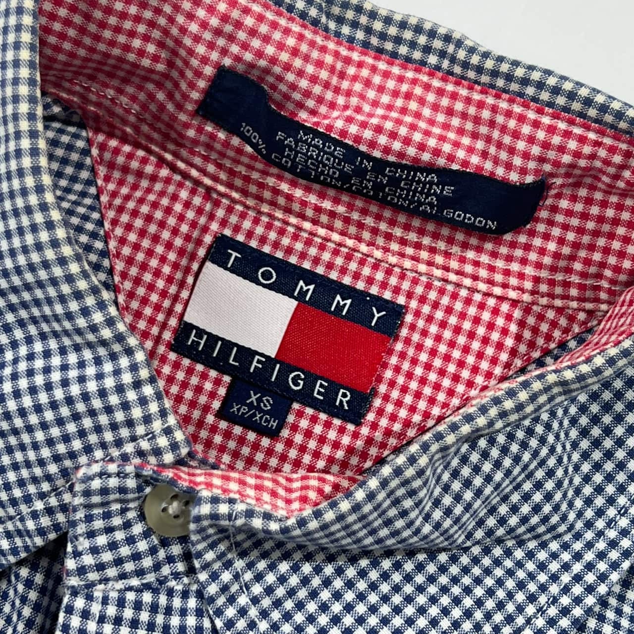 90s TOMMY HILFIGER トミーヒルフィガー フラッグ刺繍 チェック柄 BD ボタンダウン 長袖シャツ XS /ネイビー系 メンズ ビンテージ