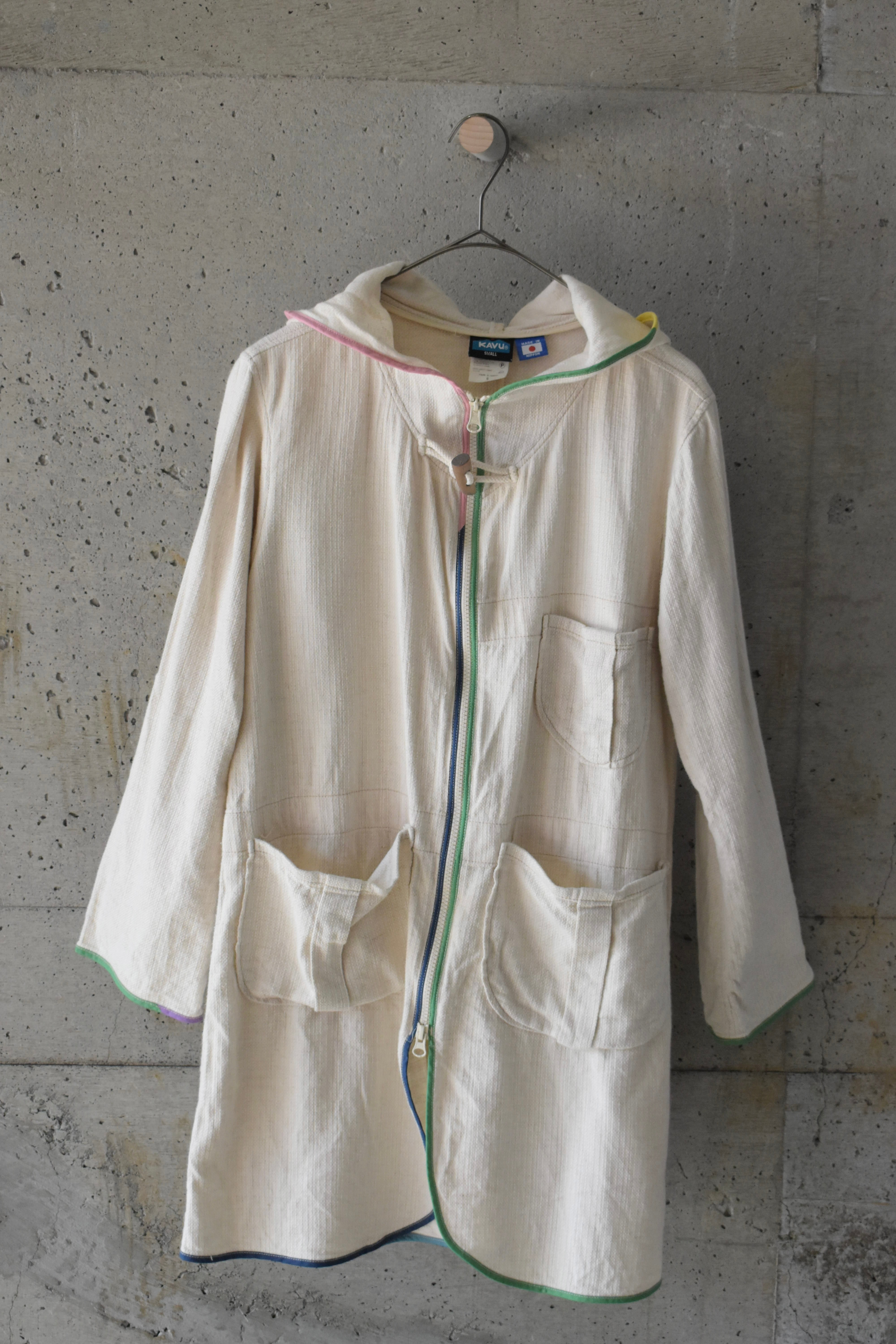 Ivory colorful piping melody coat