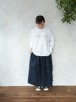 [NATURAL LAUNDRY]オハナ刺繍タックスカート