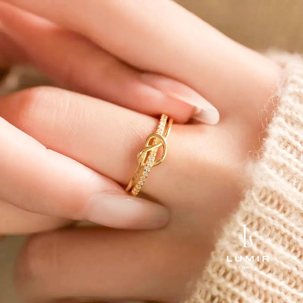 エレガントクロスノットリング