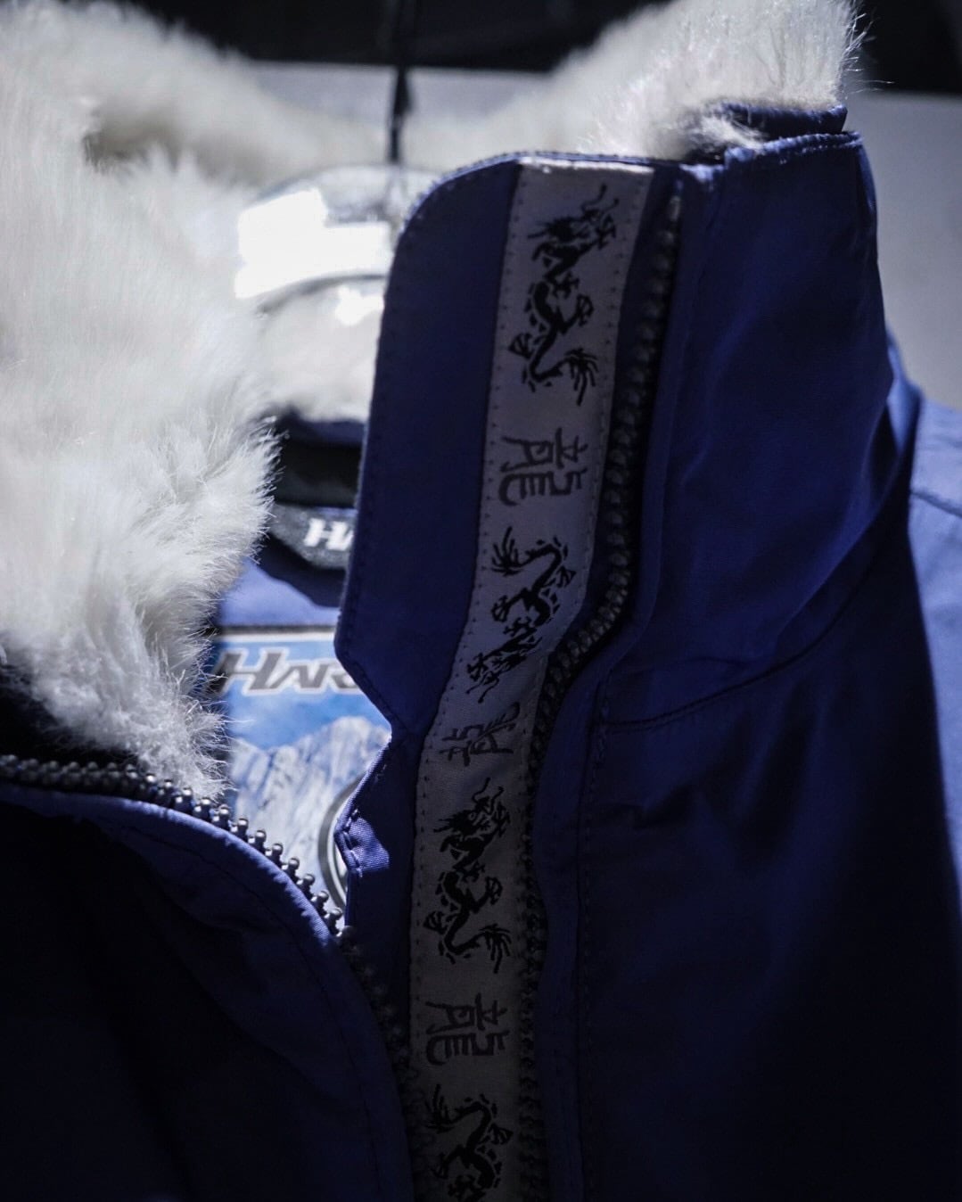 add (C) vintage】Fire Pattern Print Vintage Boa Collar Nylon