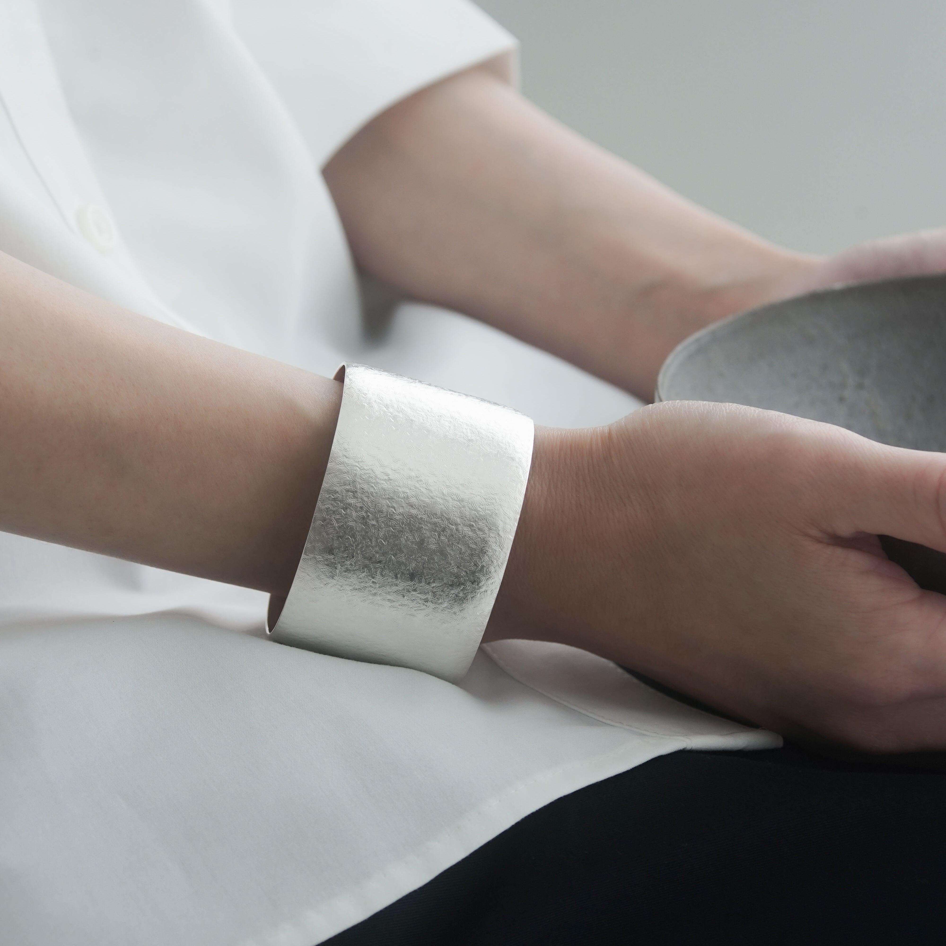 ◯【寧々丸】シンプルカニューレバンド kasane 40mm （純銀） Bangle | nibi