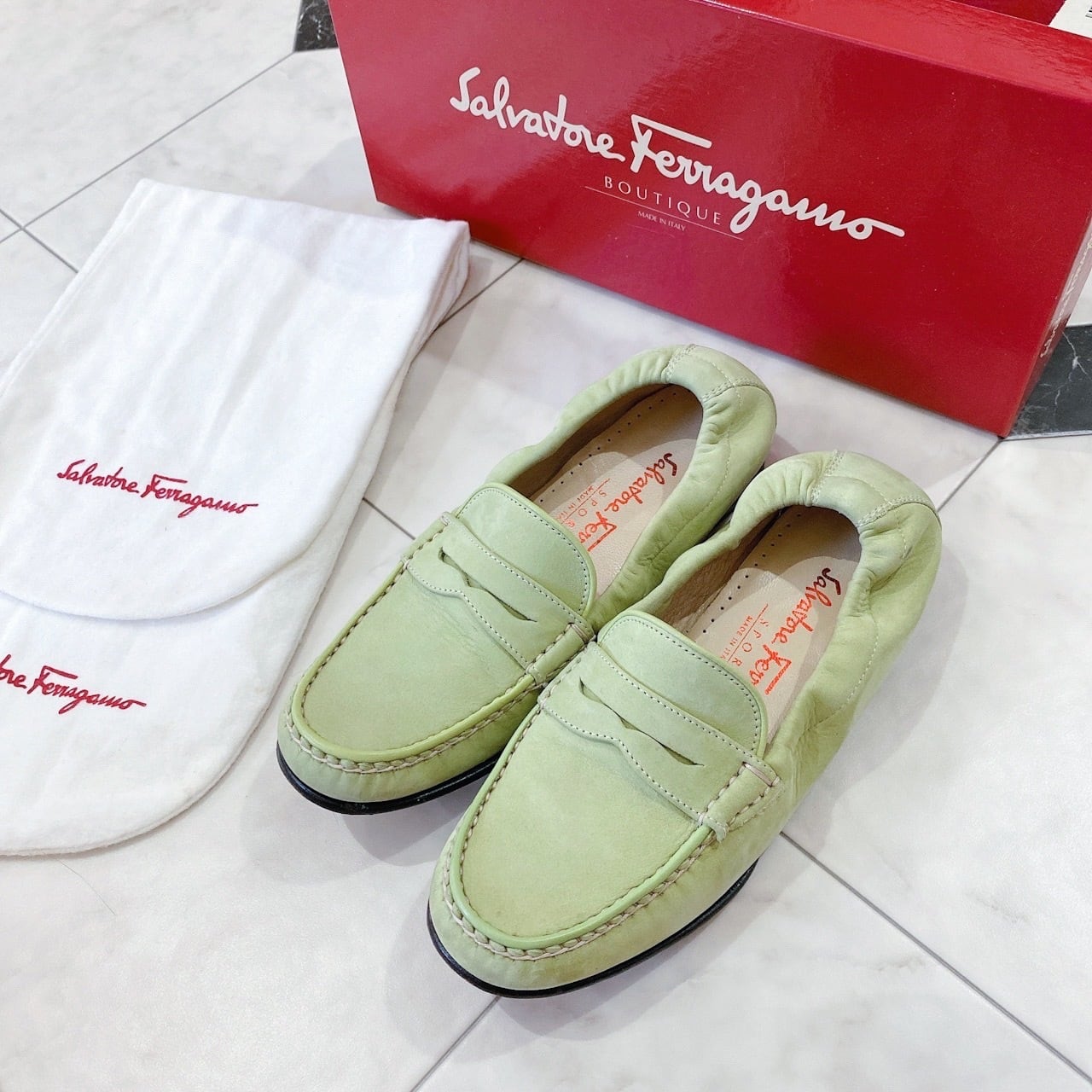 【匿名配送】Salvatore Ferragamo  パンプス　ローファー　❤︎piaのシューズ一覧はこちら