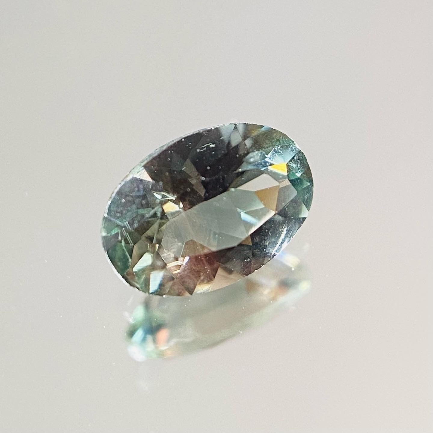 魅惑の多色性　オレゴンサンストーン1