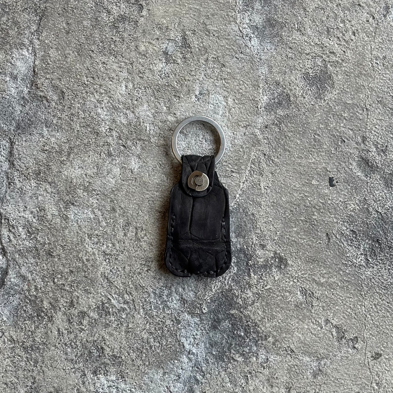 【直営店限定商品】キーリング LED MFE ヌバック クロコダイル