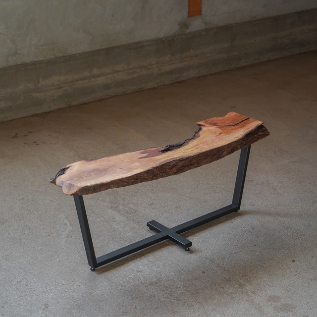 すももの一枚板 ローテーブル