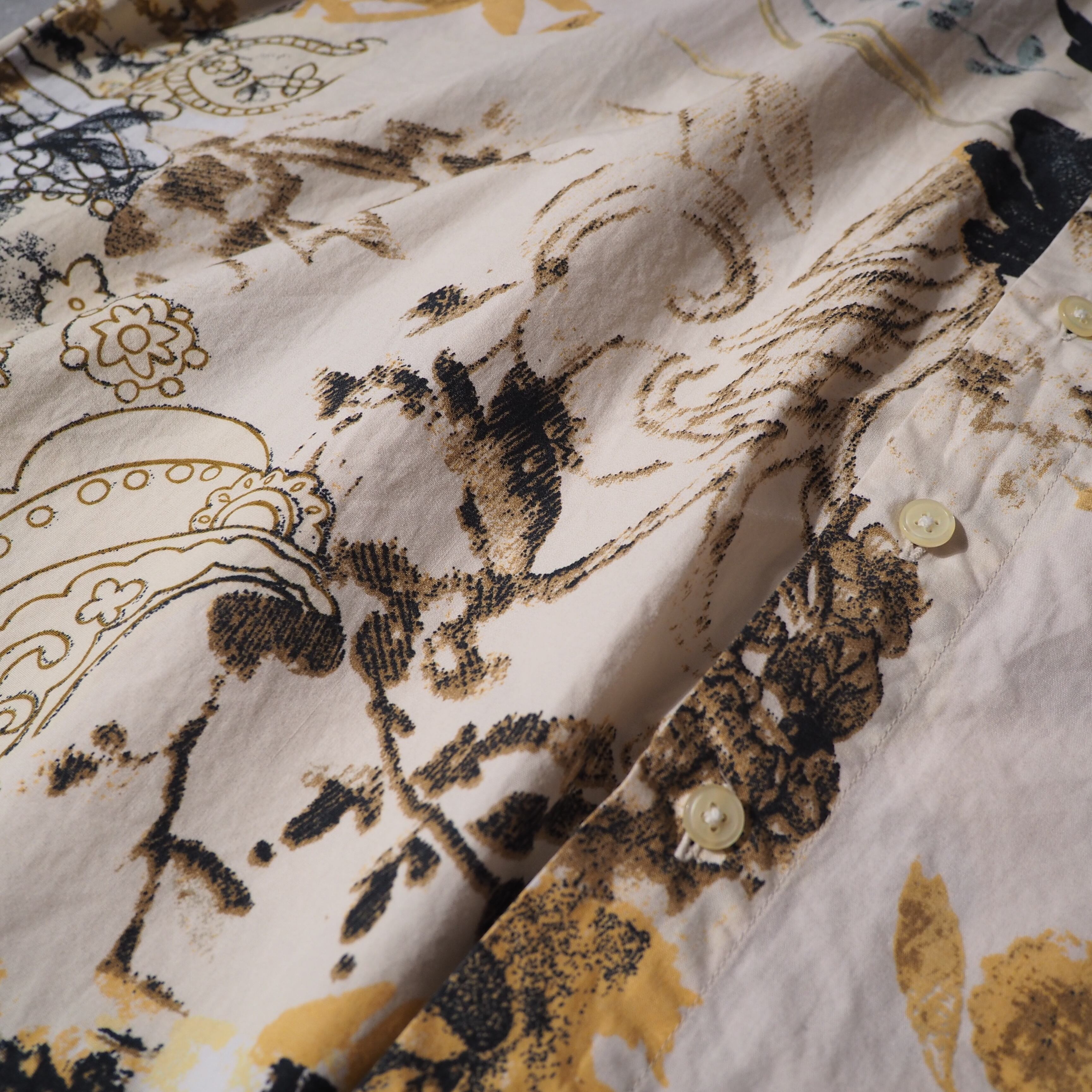 Modern retro flower printed pail tone cotton loose shirt