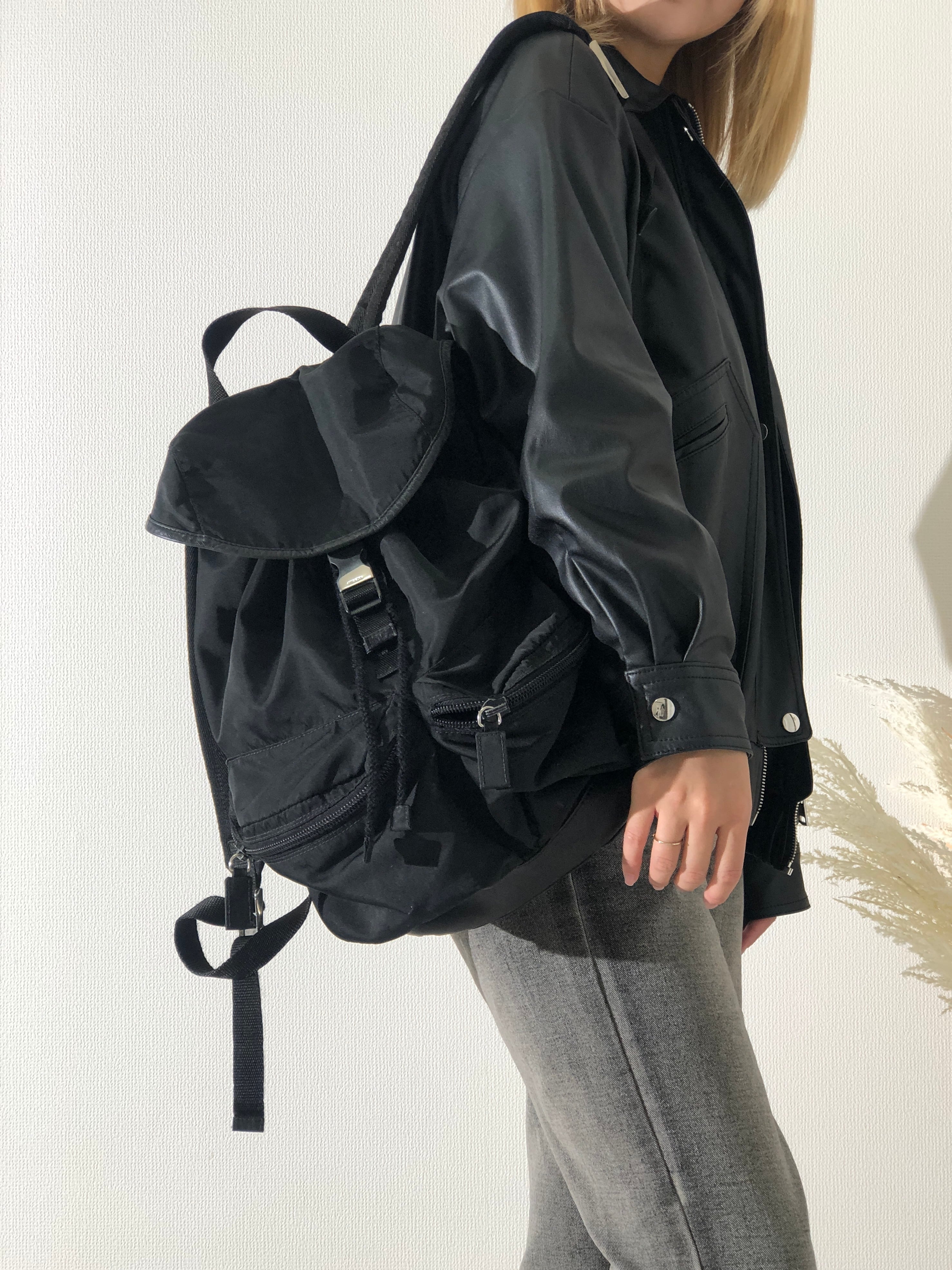 日本直送 名牌中古包 】PRADA プラダ トライアングルロゴ ナイロン