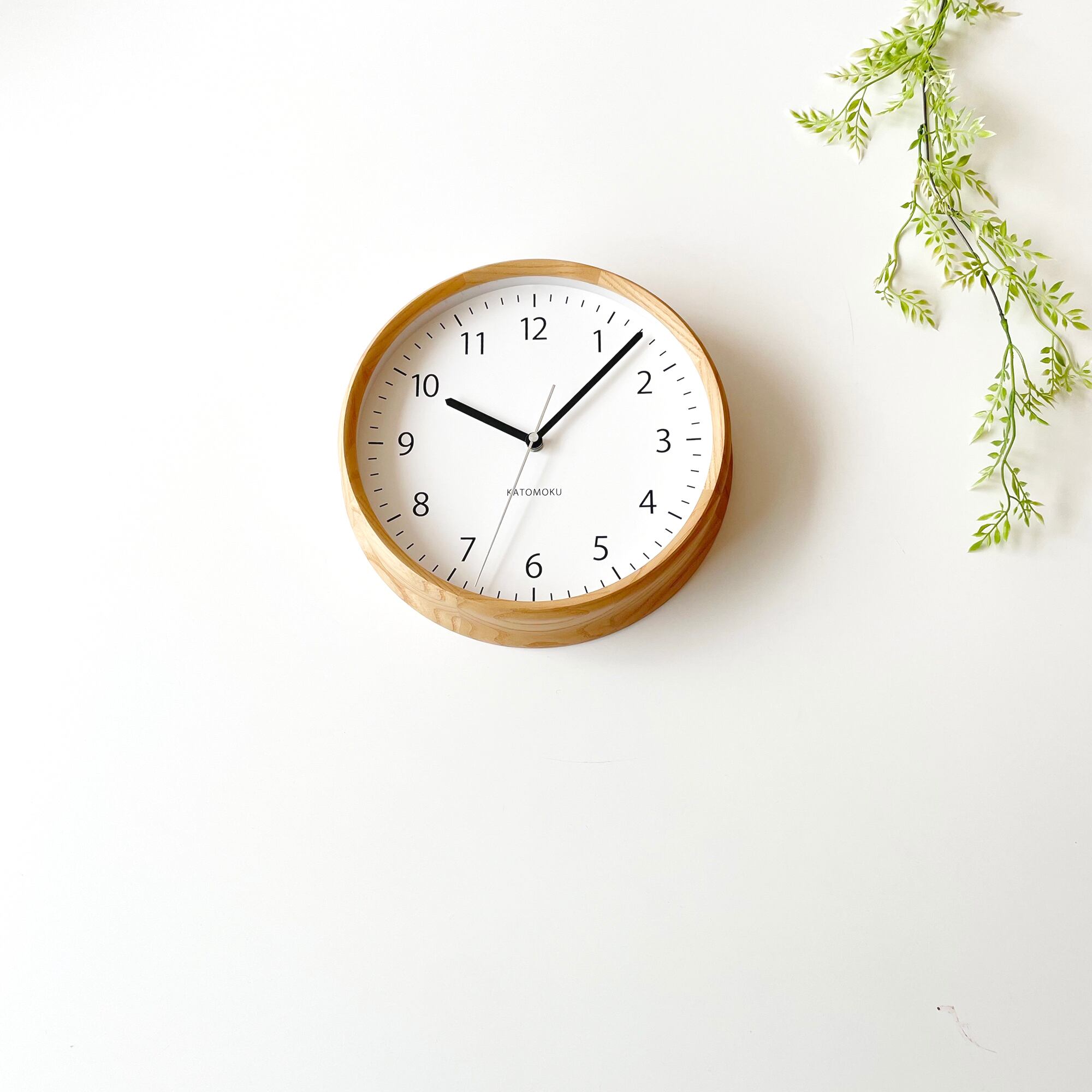 ✨美品✨ KATOMOKU clock 電波時計　連続秒針　加藤木工　ナチュラル 掛け時計 電波時計 木製 加藤木工 muku round wall clock 18