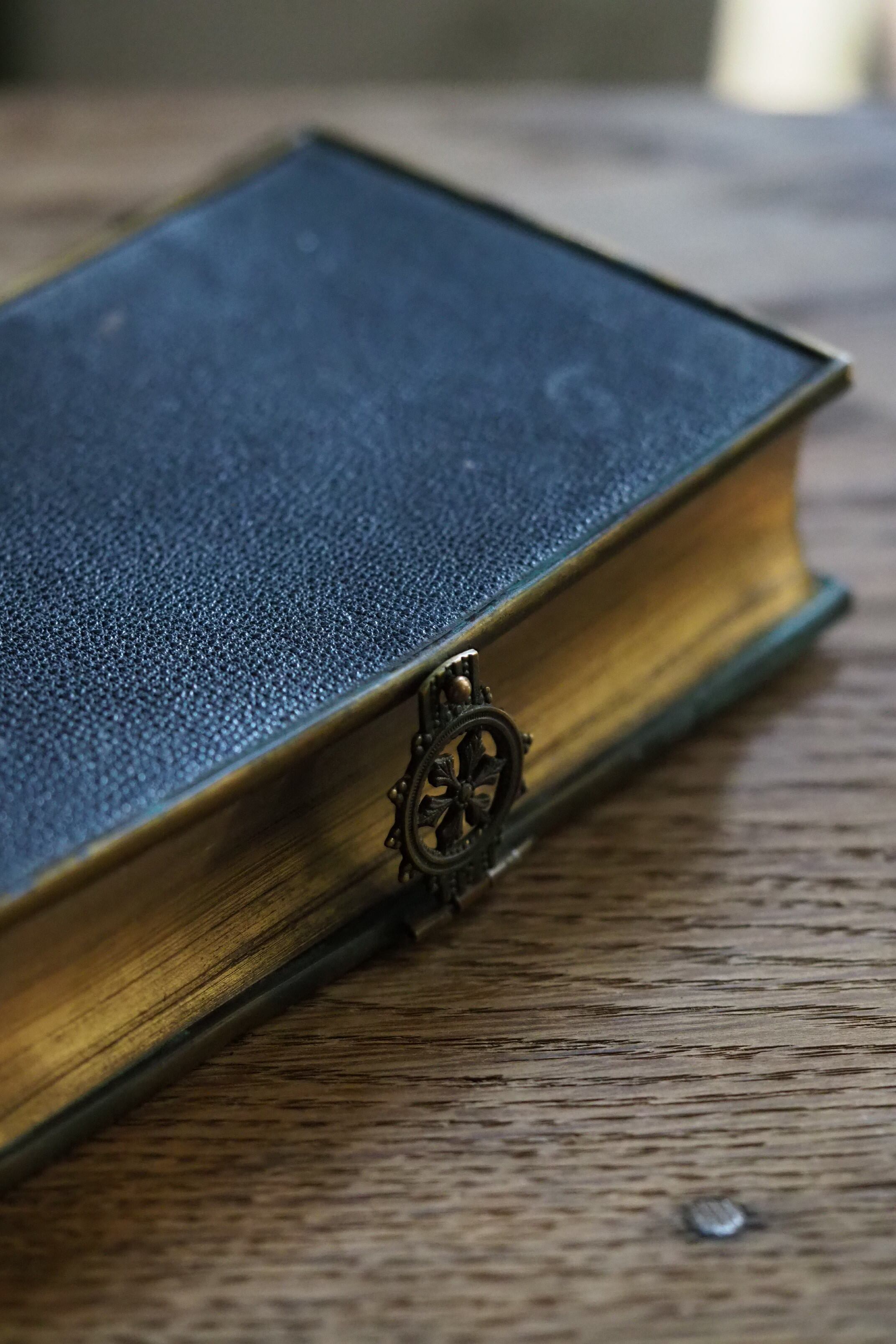革装丁の祈祷書-antique prayer book | アンティーク.ヴィンテージ家具