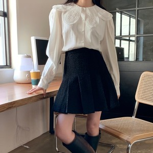 トップス レディース 送料無料 2色 シャツ ブラウス 長袖 襟付き レースカラー ビッグカラ— パフスリーブ ゆったり フリーサイズ ゆる 透け感 抜け感 こなれ感 シック クール カッコイイ かっこいい 個性的 華やか 派手 無地 春 春服 春物 秋 秋服 秋物 10代 20代 普段使い 重ね着 着回し おしゃれ お洒落 ラフ カジュアル 前開き シルバー 銀 ブラック 黒 グレー 灰色 涼し 通気性 薄手 ポリエステル シフォン シフォンシャツ ワイド 存在感 モード系 エキゾチック デート