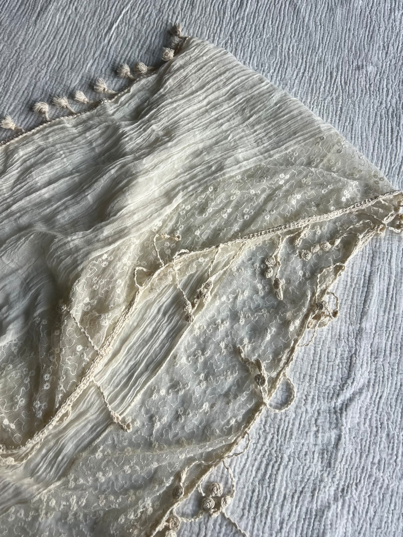 "unknown" Lace Stole