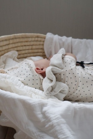 pile frill bib