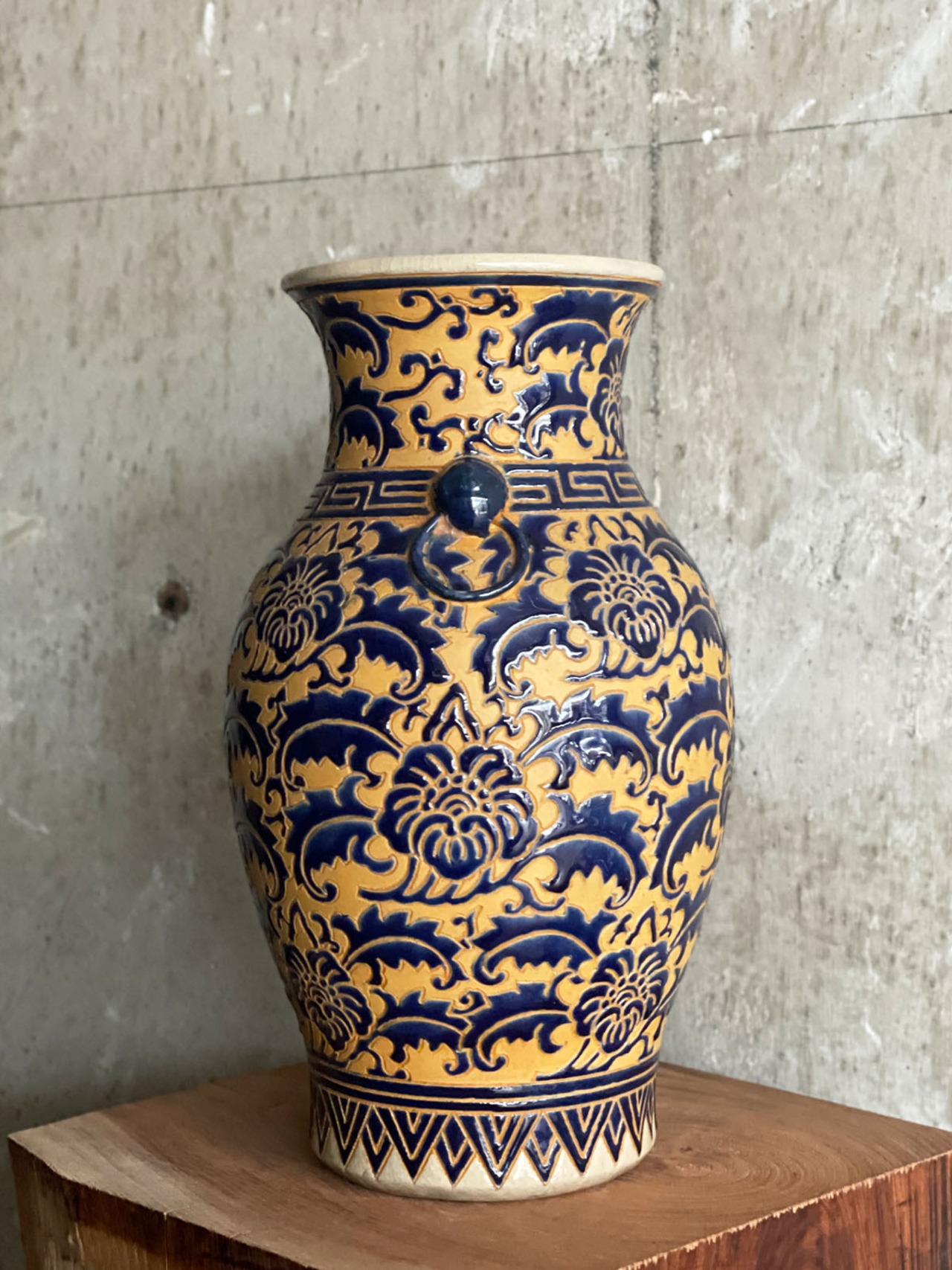 Bien Hoa／Flower vase