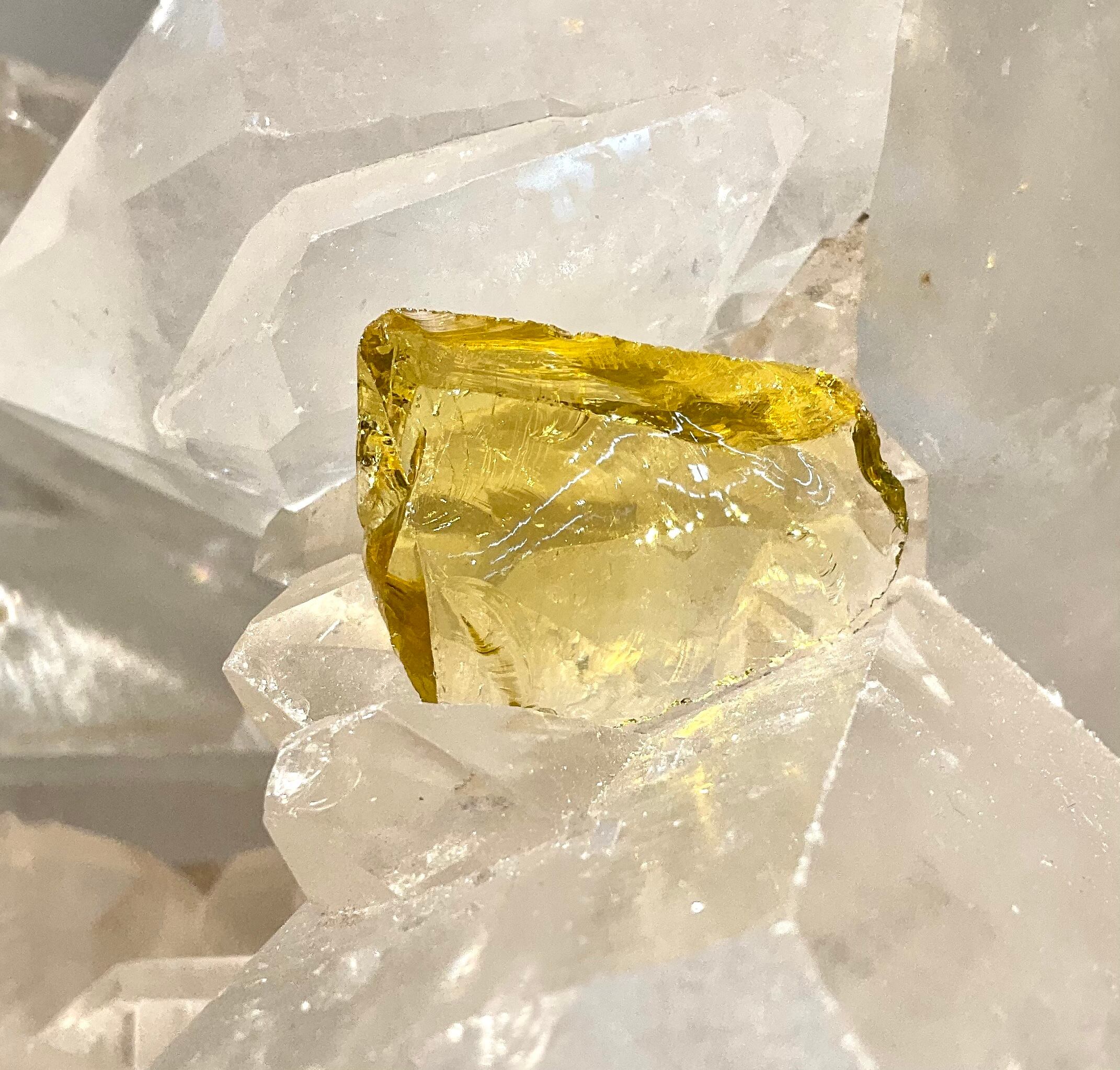 アンダラクリスタル】神秘！ソラリスイエロー 003 | AMERI 自由が丘店