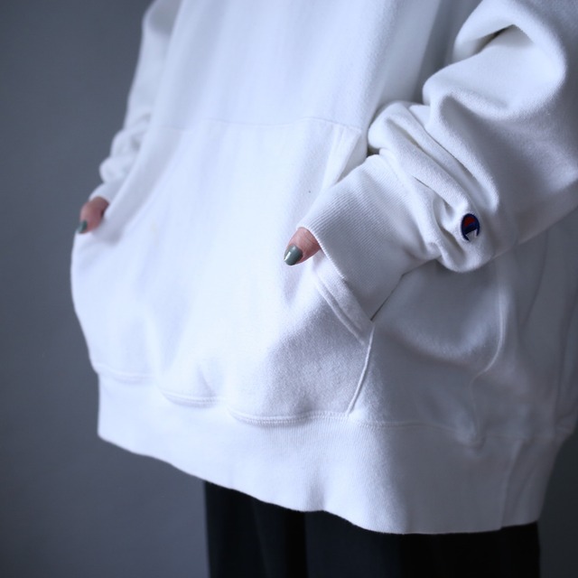 "Champion" white color over silhouette reverse wave sweat parka