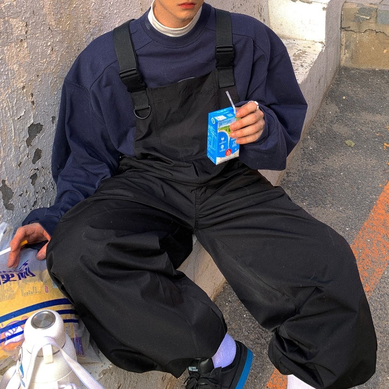 オールブラックナイロンオーバーオール　1089