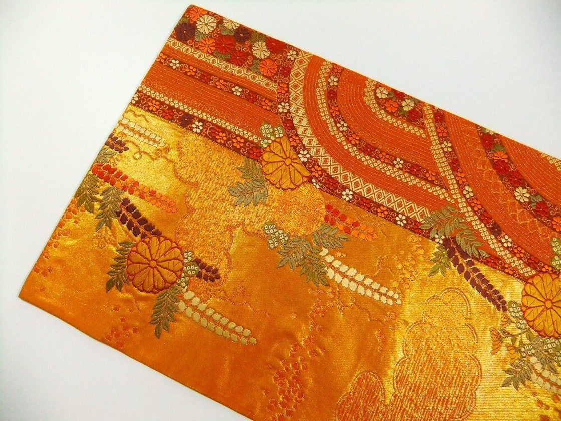 A335豪華刺繍‼️純金箔‼️お正月 袋帯テーブルランナー2m7cm 多かれ