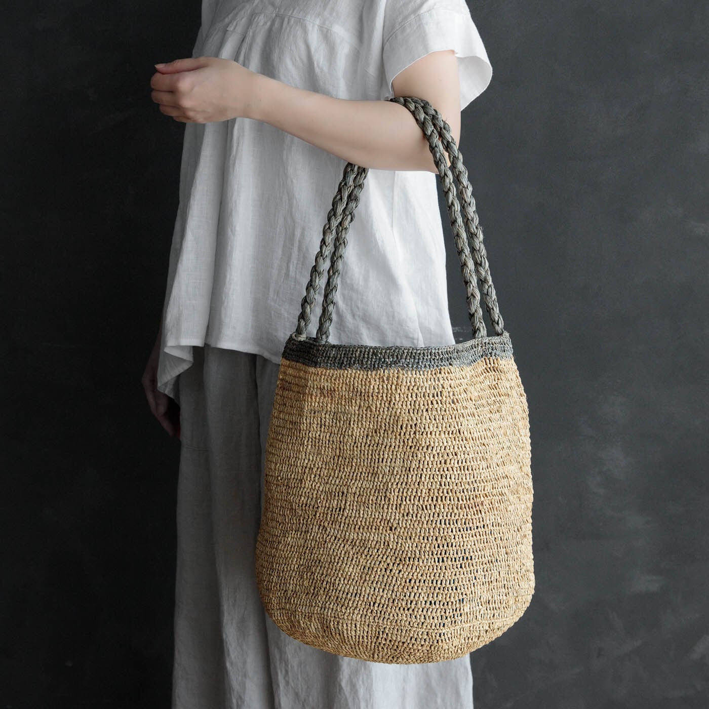 made in mada 【24SS】MOUMOUNEバイカラー ラフィアバッグ MADE IN MADA / MOUMOUNE ラフィアバッグ | Zakka so-la