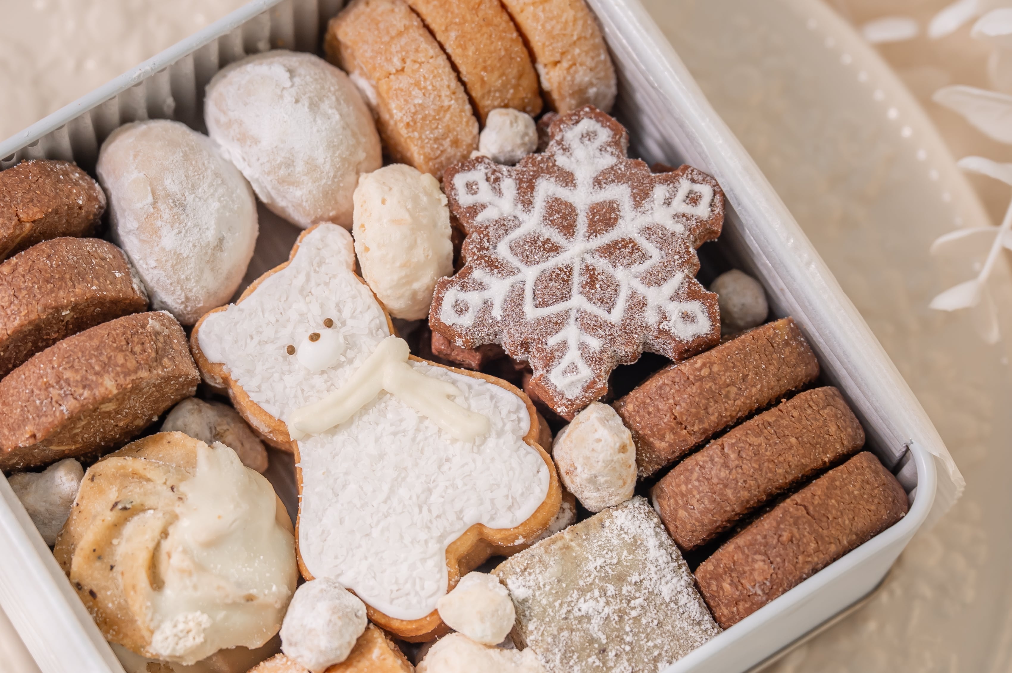 ホワイトベアのクッキー缶 | Maison de pâtisserie GRACIL FLORA