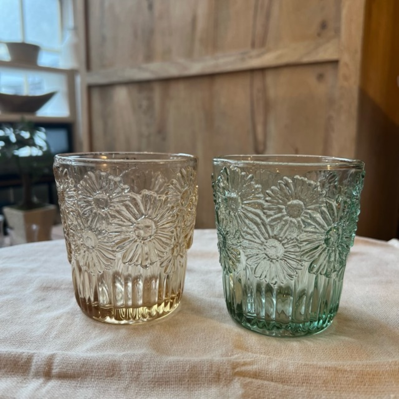 FLOWER EMBOSSED TUMBLER 2Color　 フラワーデザイン タンブラー　グラス　ガラス　タンブラー　コップ　花　フラワー　エンボス　glass　tumbler　emboss