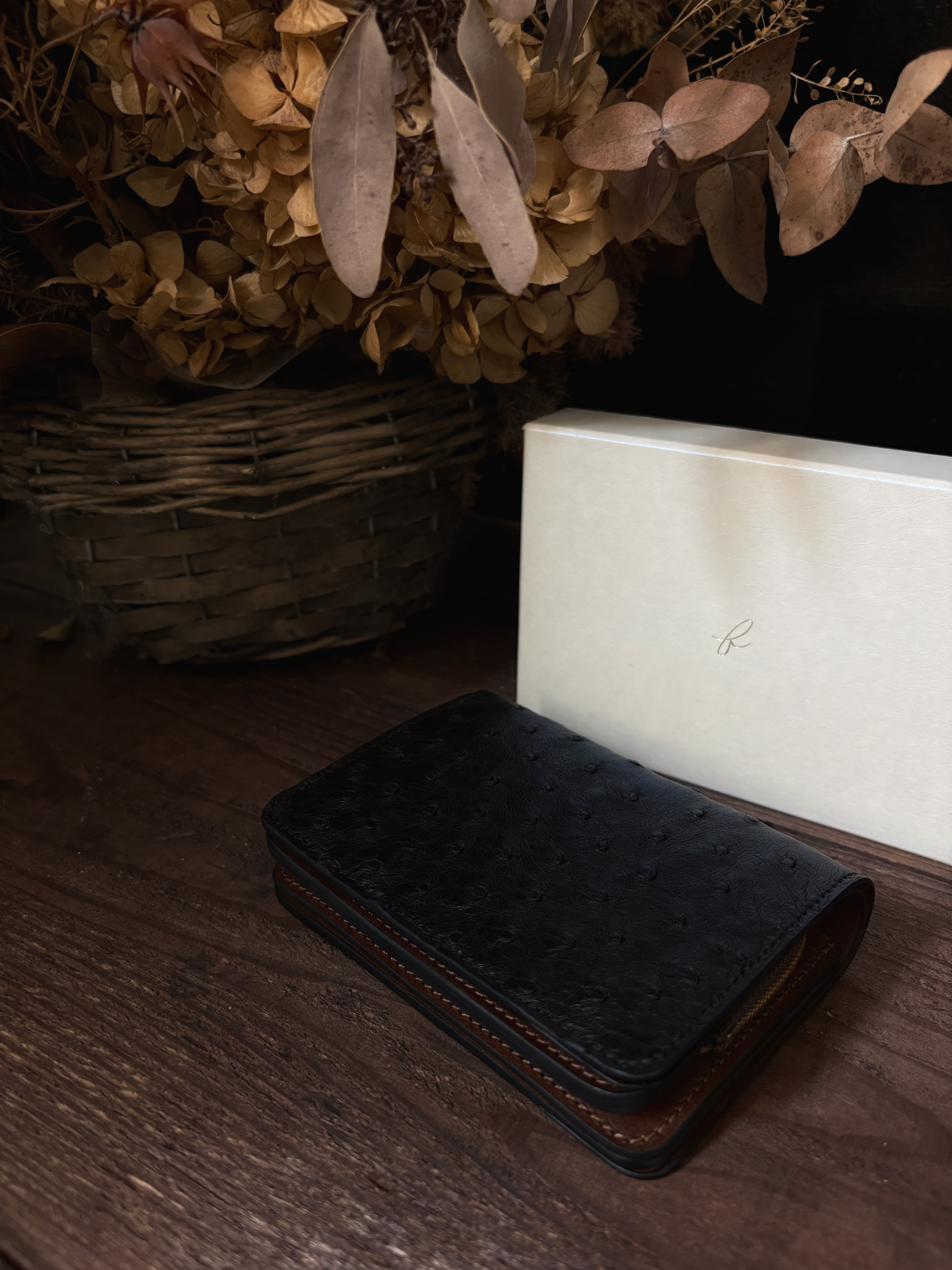 forme post wallet cordovan black × brown | TALE COCOON