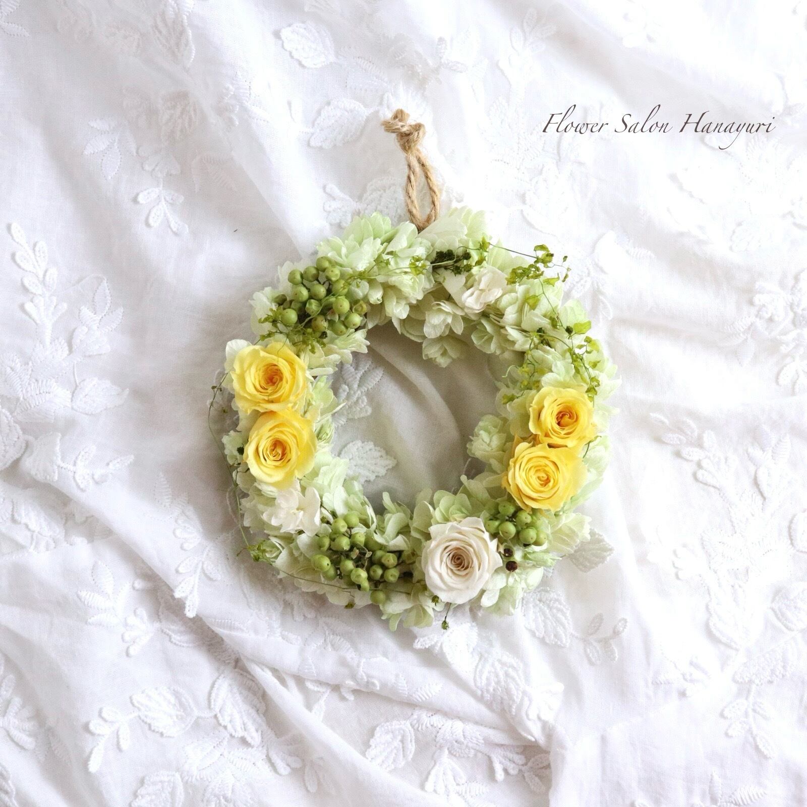 プリザーブドフラワー リース ソフトイエロー フラワーギフト お祝い