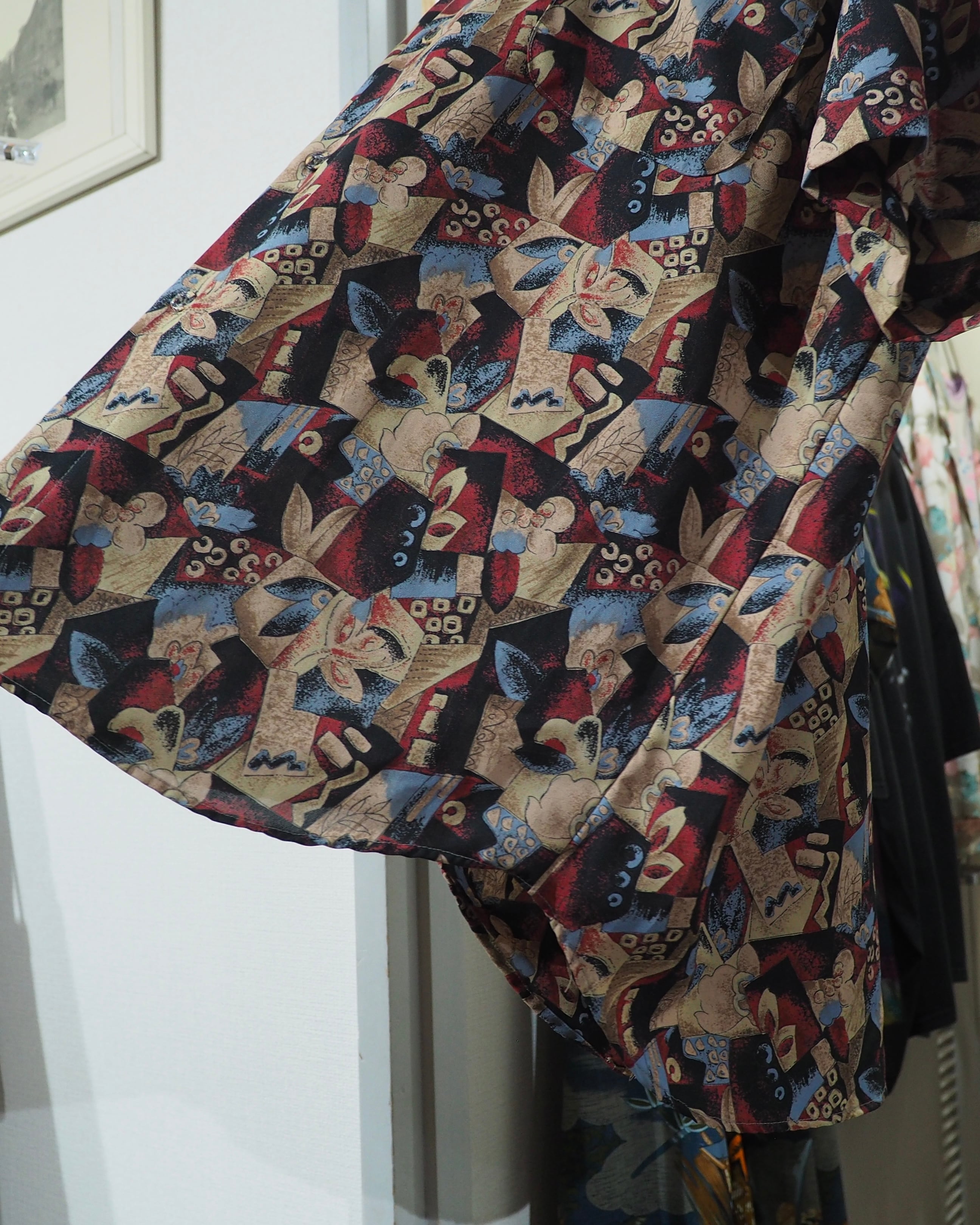 1990s Beautiful Dark Tone All Over pattern vintage loose SS shirt