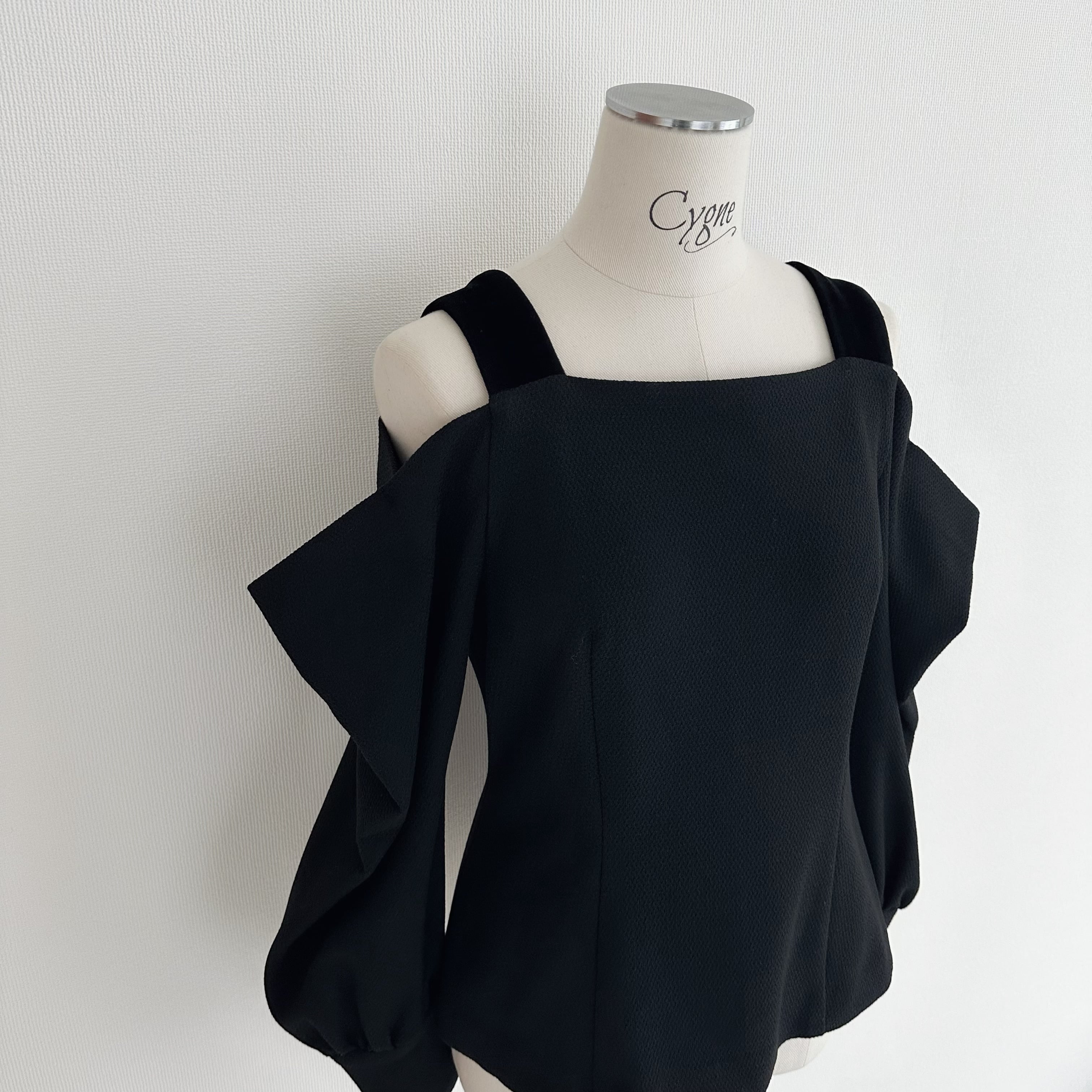オープンショルダートップス Fabien | Cygne