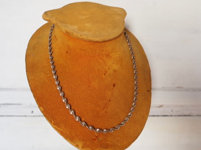 ITALY Vintage 925 Silver design necklace