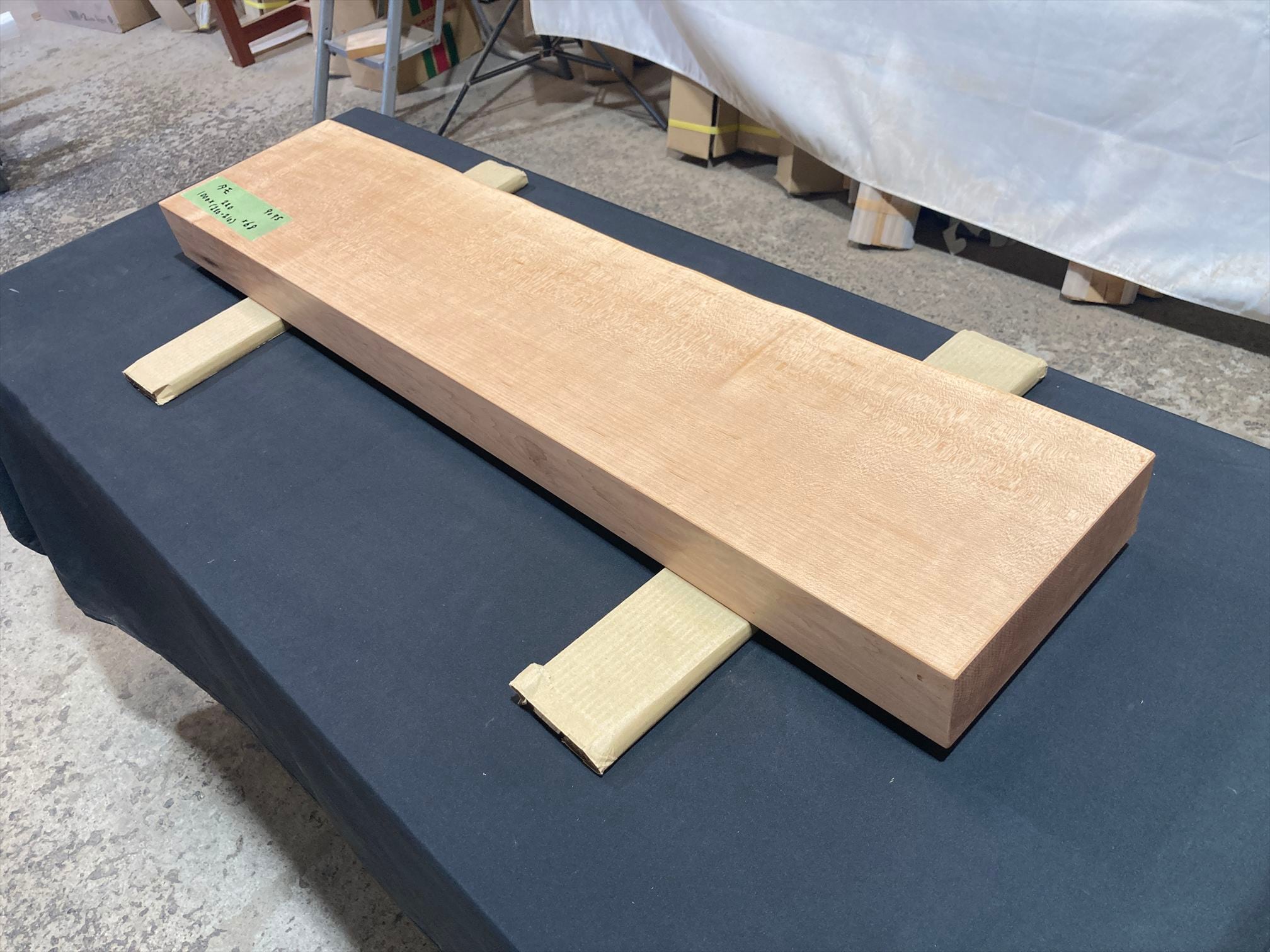 タモ9095 欅 一枚板無垢 乾燥材 1000x220x68mm カウンター 棚 テレビ台