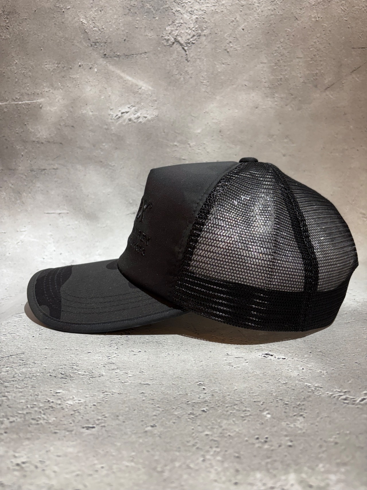 AVIREX / アヴィレックス NUMBERING MESH CAP  メッシュキャップ ブラック×ブラックカモ ビックサイズ