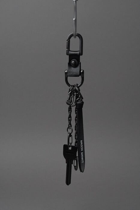 ꓷD［ディーディー］ KEY CHAIN ダールブラック | MAISON MANKITI