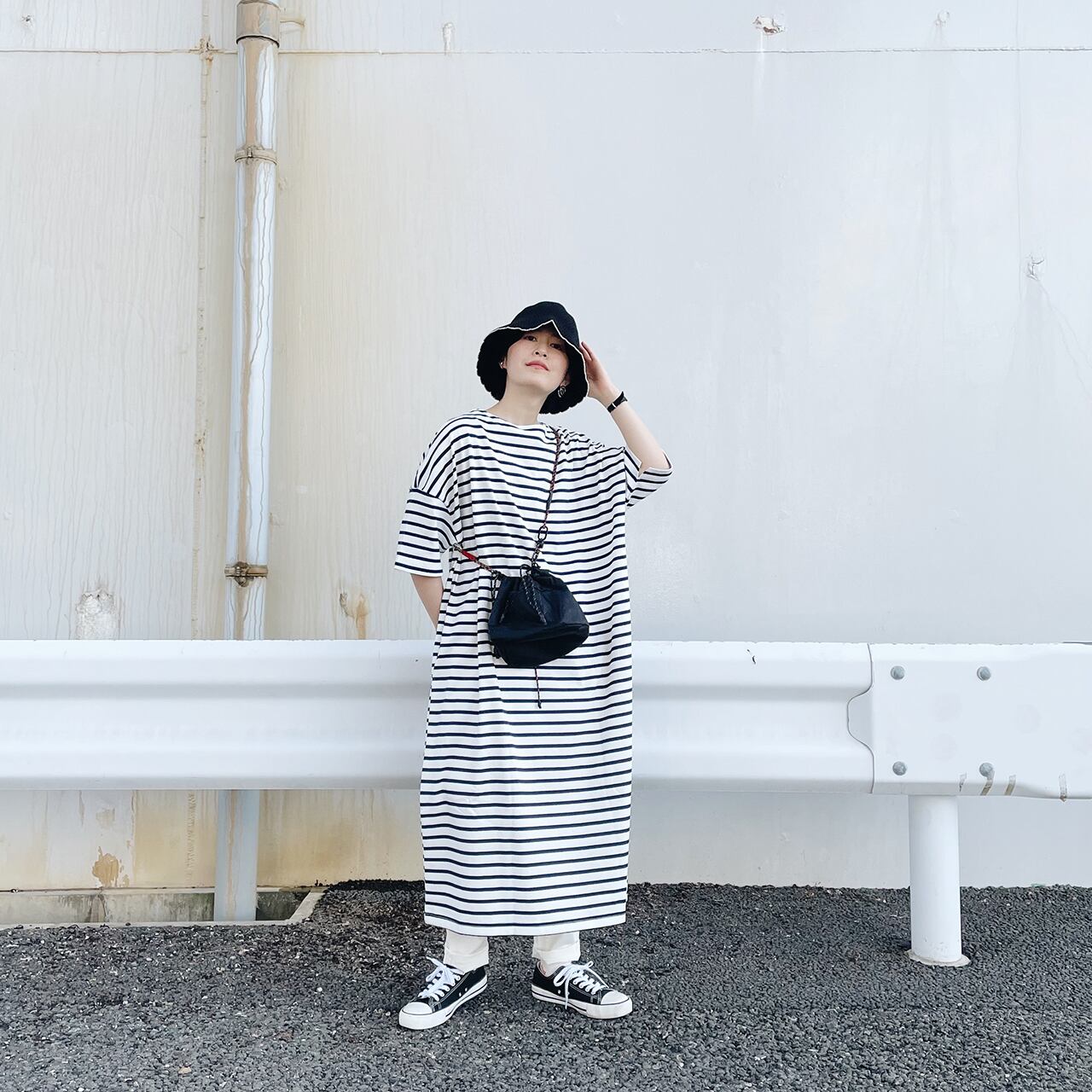 Border boat neck dress (off-white×navy)